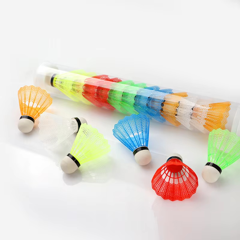 12 szt. Kolorowe plastikowe lo – Badminton Nylon Shuttlecock recenzja i cena