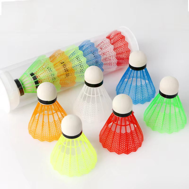 12 szt. Kolorowe plastikowe lo – Badminton Nylon Shuttlecock recenzja i cena