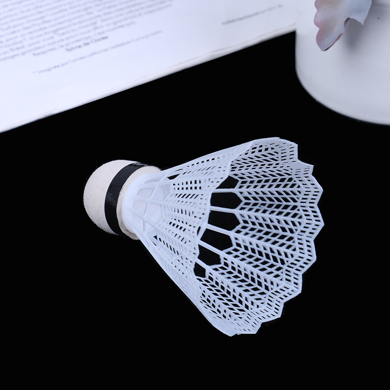 12 szt. Lekkie plastikowe lotk – Badminton Nylon Shuttlecock recenzja i cena